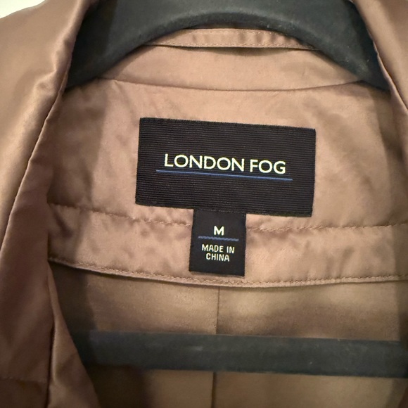 London Fog - Double-Breasted Women's Trench Coat - Picture 4 of 6